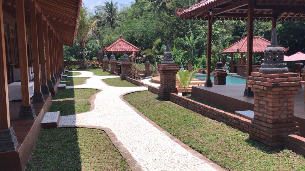 Rumah Dharma 2 Riverside Hotel Magelang Exterior foto