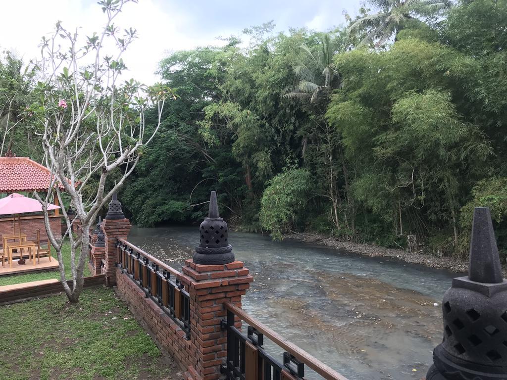 Rumah Dharma 2 Riverside Hotel Magelang Exterior foto